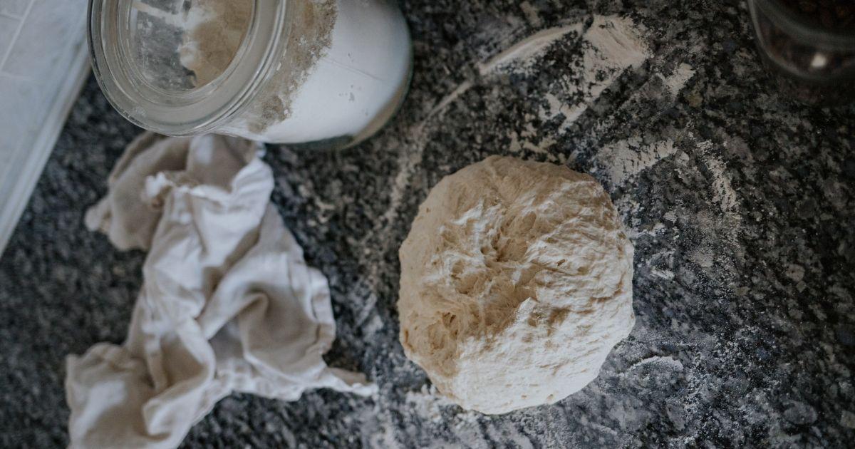 How to Make Sourdough Bread Starter