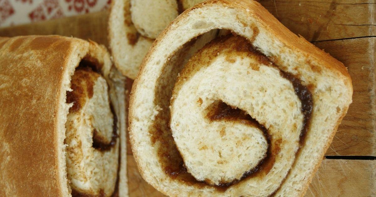 Apple Cinnamon Swirl Bread