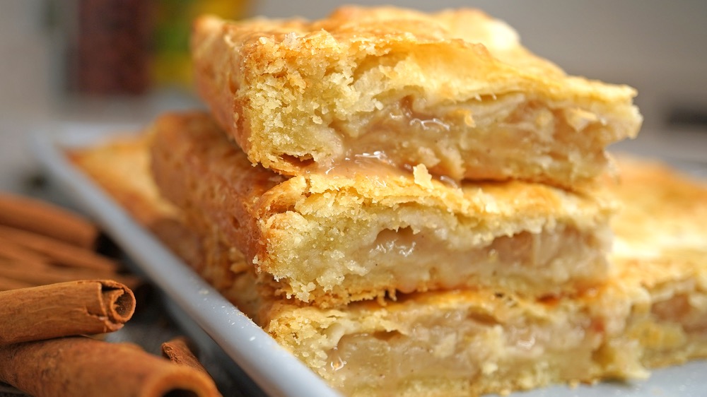 Sheet Pan Apple Pie Squares