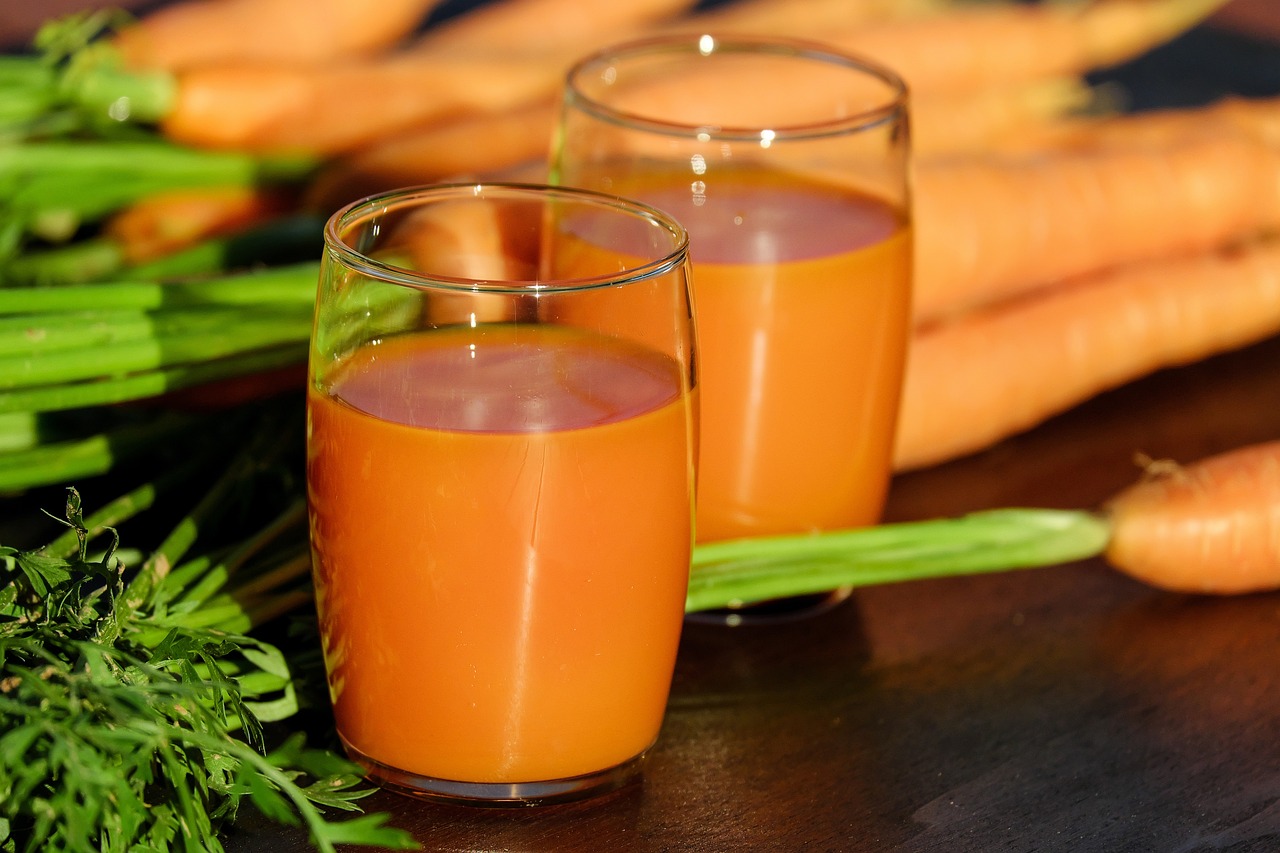 carrot juice, juice, carrots-1623079.jpg
